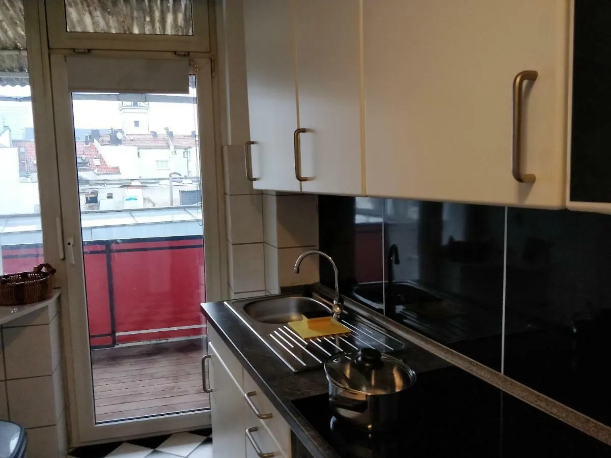 Avi City Burgplatz Apartments 뒤셀도르프 0*,